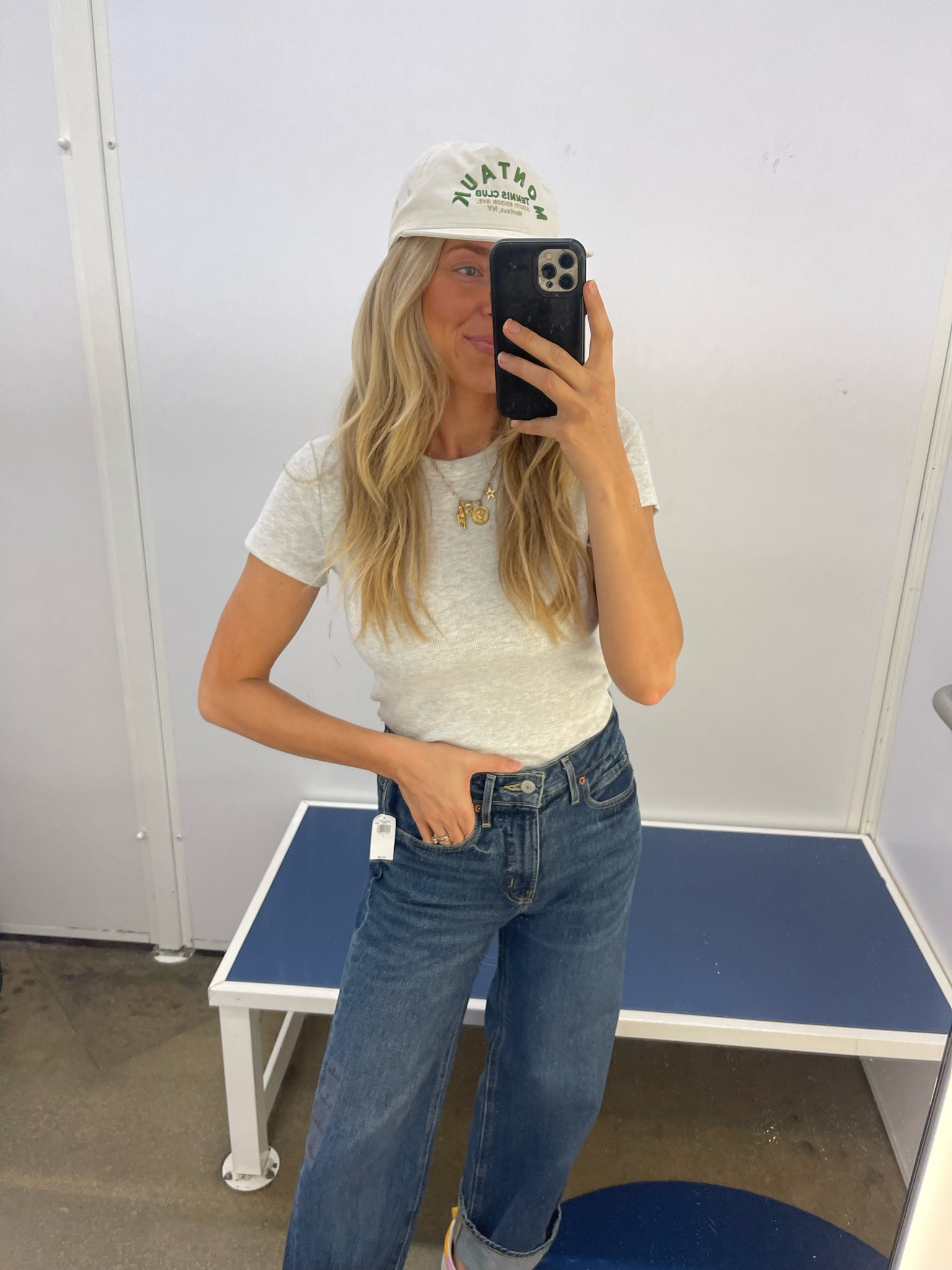 Size small tee 
Size 0 jeans 