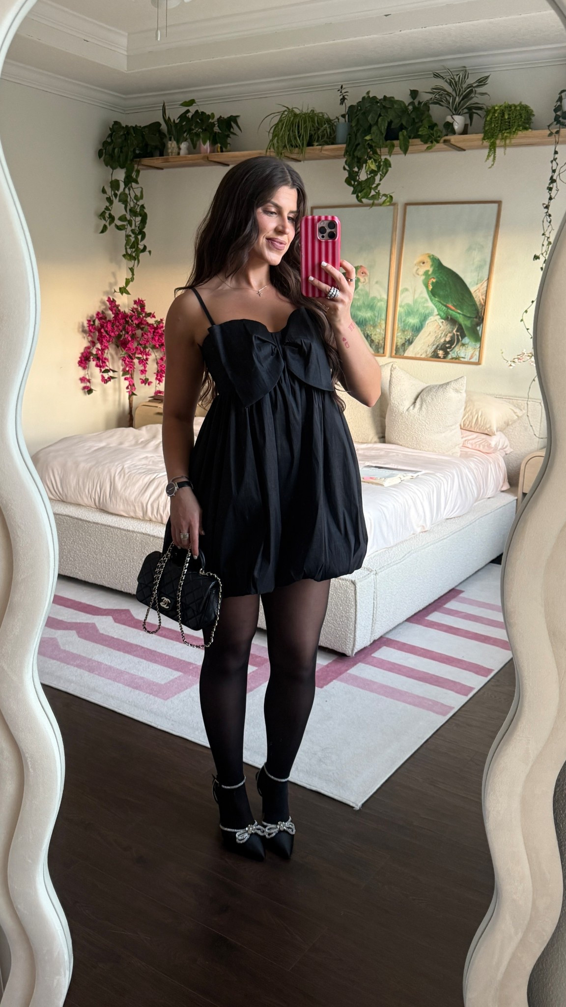 Perfect holiday party or date night outfit. ❣️