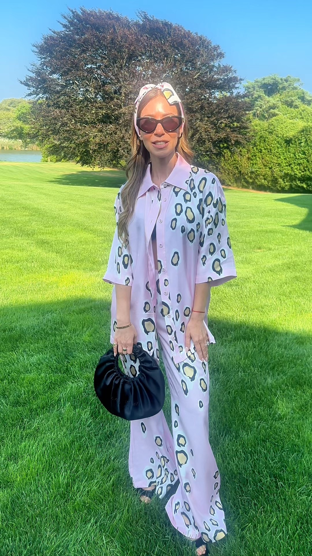 ⚜️A woman after my own heart in a Cynthia Rowley silk pantsuit, animal print at that. It also comes in black! I’ve been eying this online and was so excited to see it in person this weekend at a Hamptons soiree. She pairs it with an Alexander Wang crescent black bag and some gold jewelry.

⚜️Connecticut Luxury in Southampton, New York.

#southamptonny #cynthiarowley #silkset #hamptonsfashion #luxuryfashion #southamptonrealestate

#LTKParties #LTKItBag