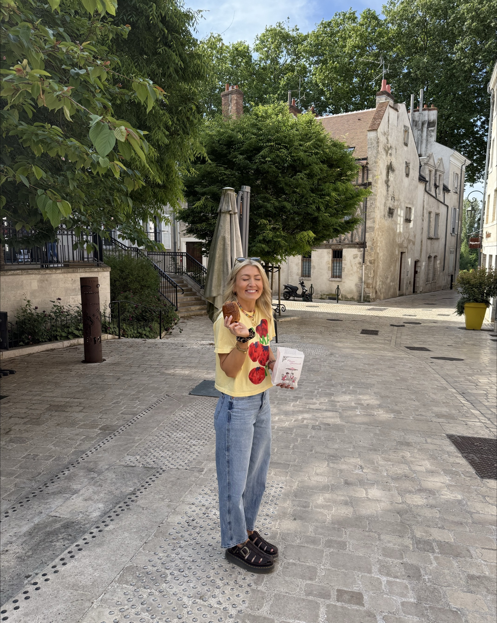 Summer fits in France 🍅 
 
T-shirt - Maku The Label, boxy M (not on LTK)
Jeans - M&S carrot leg, size 8R
Sandals - Dr Martens, Wrenlie Quad



#LTKuk #LTKstyletip #LTKsummer