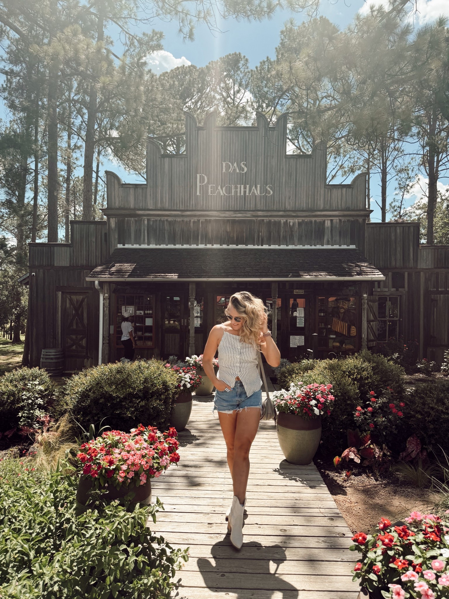 Cute casual summer outfit 