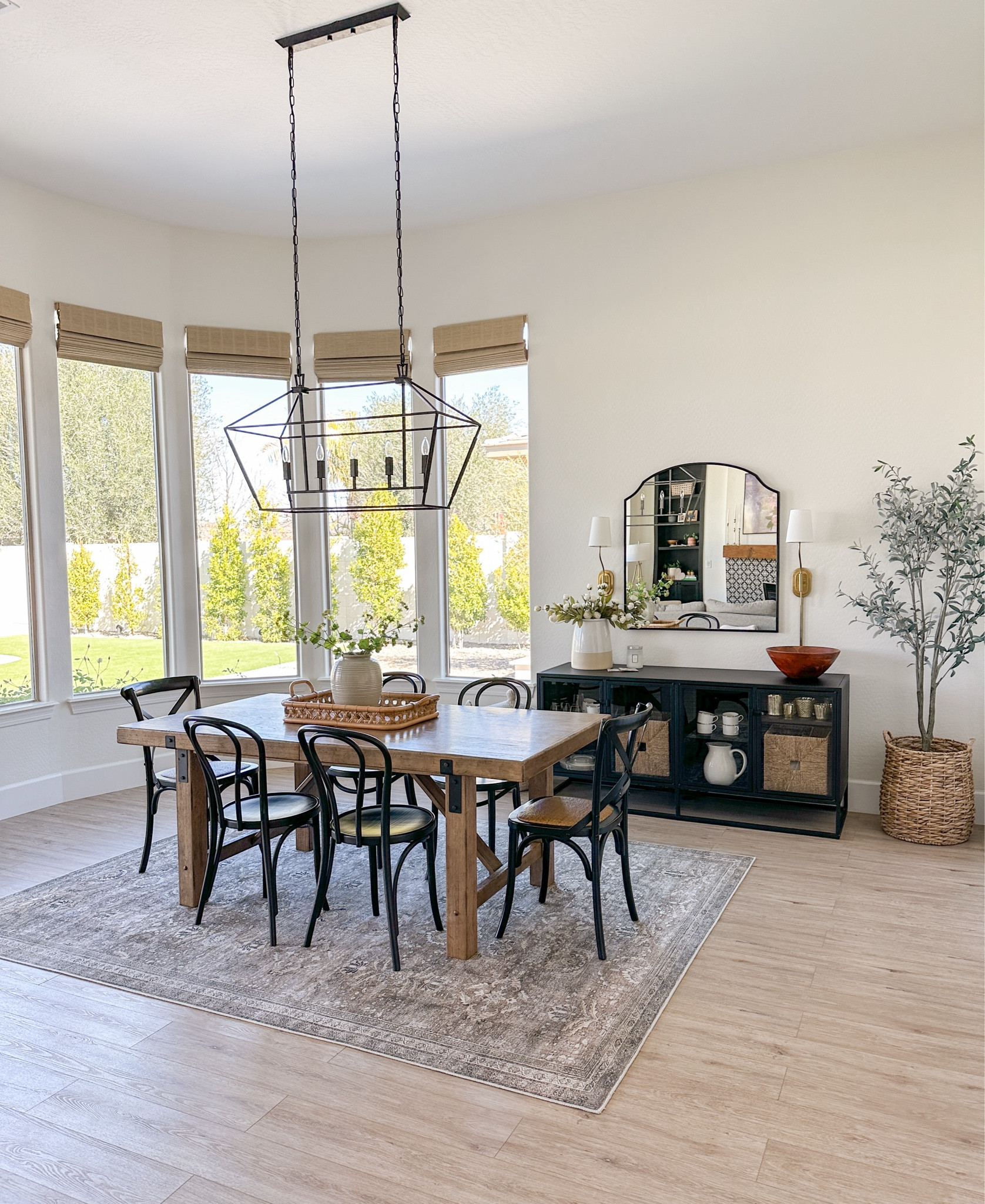 Dining Room Decor + styling 
Dining room pendant light 
Dining room chandelier 

#LTKhome