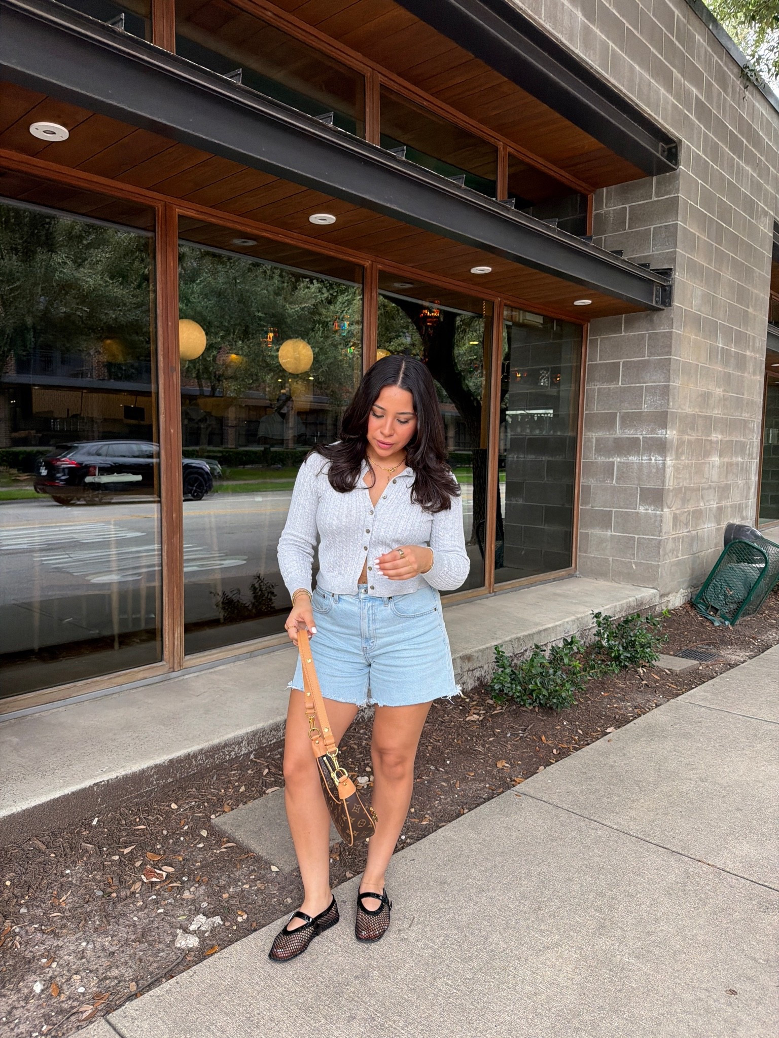 Cardigan: small
Shorts: 17 
Flats: 6.5 
Loop bag

#LTKdayinmylife #LTKgrwm #LTKootd