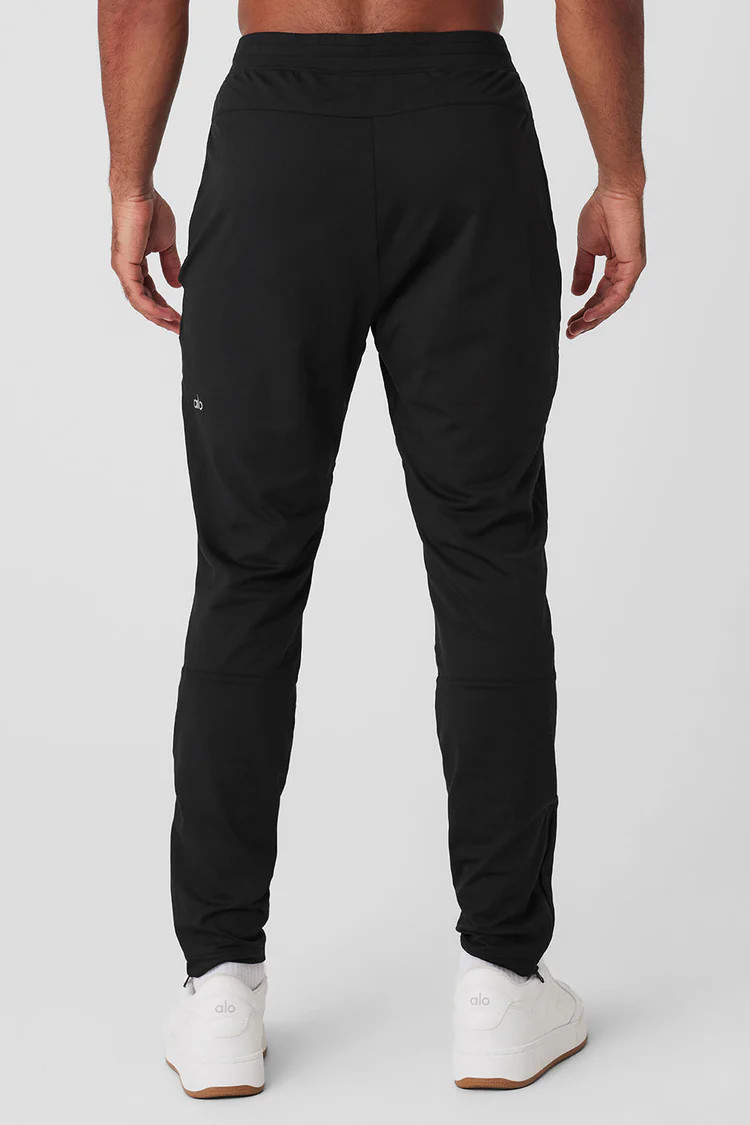 Conquer React Performance Pant - Black | Alo Yoga (US)