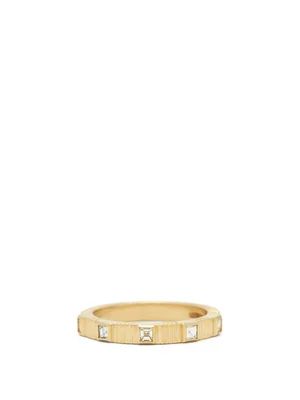 Pleated diamond & 18kt gold ring | Matches (EU)
