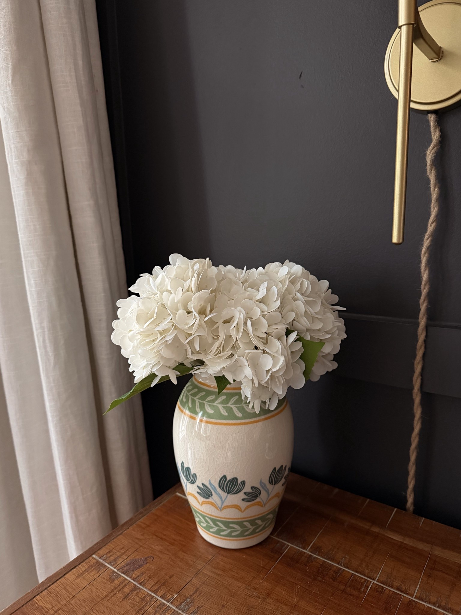 The prettiest spring vase 🌤️

#LTKHome #LTKSeasonal #LTKdayinmylife