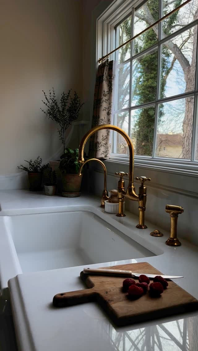 Gladly prepping my toddler’s berries now that my favorite corner is complete 🤭 In case you missed the kitchen reveal, you can view and shop it all on the blog! To shop this post Comment SINK below to receive a DM with the link ⬇ https://liketk.it/55Mx6 #classichomedecor #homerenovation #homedesign #homebeforeandafter #kitchenrenovation #kitchendesign #homerenovations #traditionalhome #cottagekitchen #demoday #homedemo #kitchendemo #kitchenbeforeandafter #cottagekitchen #nancymeyers #coastalkitchen #kitchensinks #kitchensinkwindow