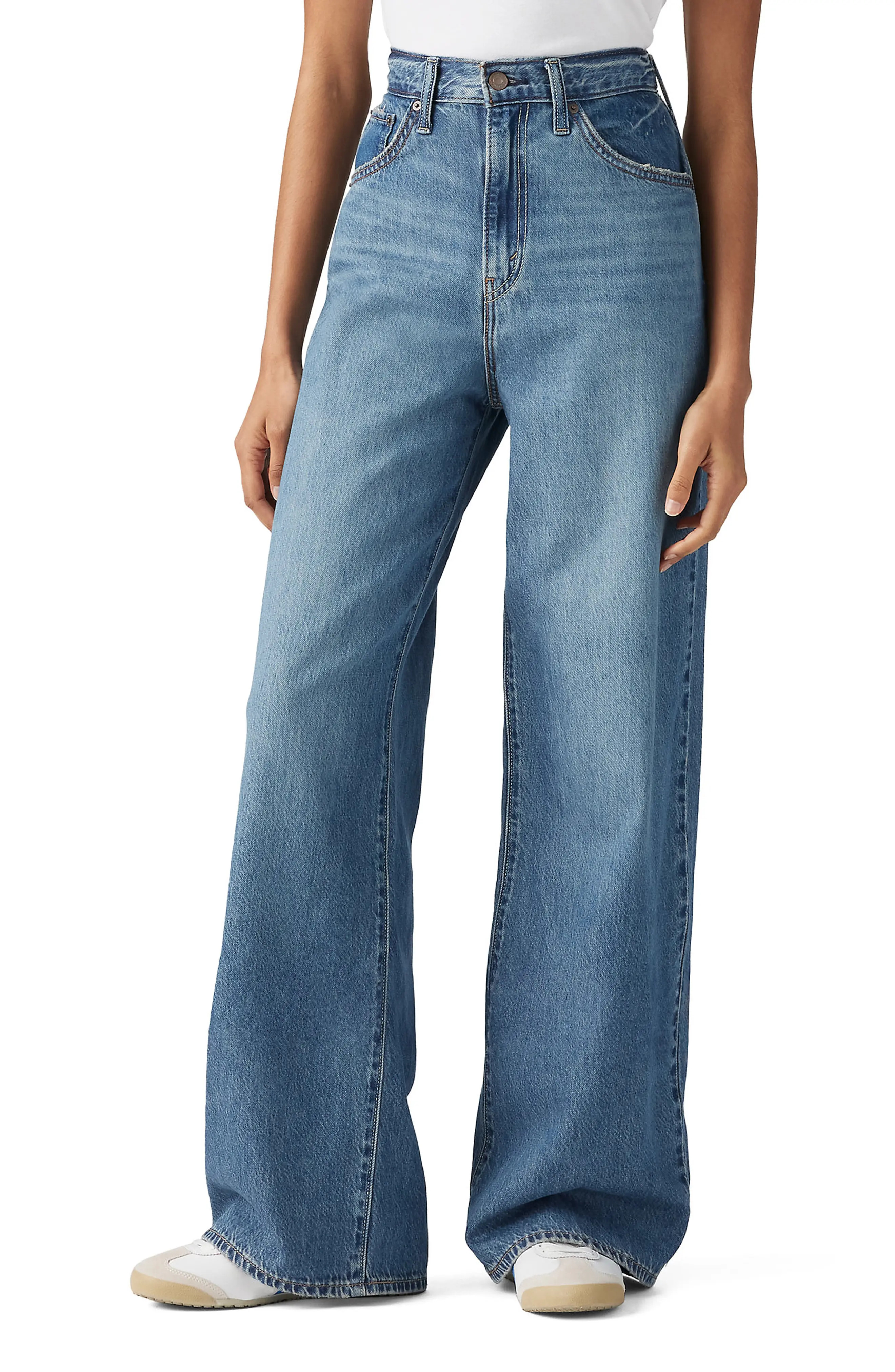 Levi's® Cinch Baggy Wide Leg Jeans in Chasing Dreams at Nordstrom Rack, Size 30 31 | Nordstrom Rack