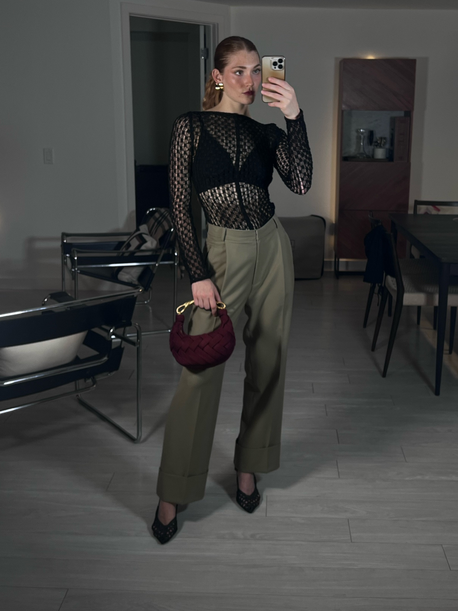 Color of the season🥀🍷🧱