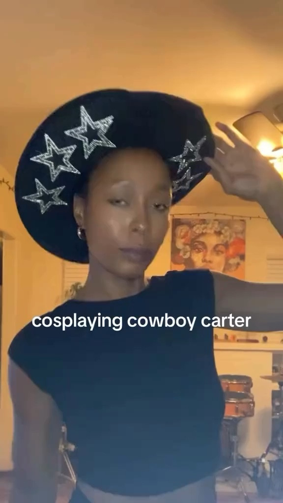 this ain’t texas 🤠 dupe hat below! ⬇️
.
.
.
lipgloss, lip combo, lip liner, lipstick, clean beauty, winter makeup, natural makeupp #ltkparties #ltkbeauty #ltkstyletip winter makeup look, natural winter makeup, natural makeup tutorial, winter makeup tutorial #lashes cowboy hatt

#LTKStyleTip #LTKParties #LTKHoliday