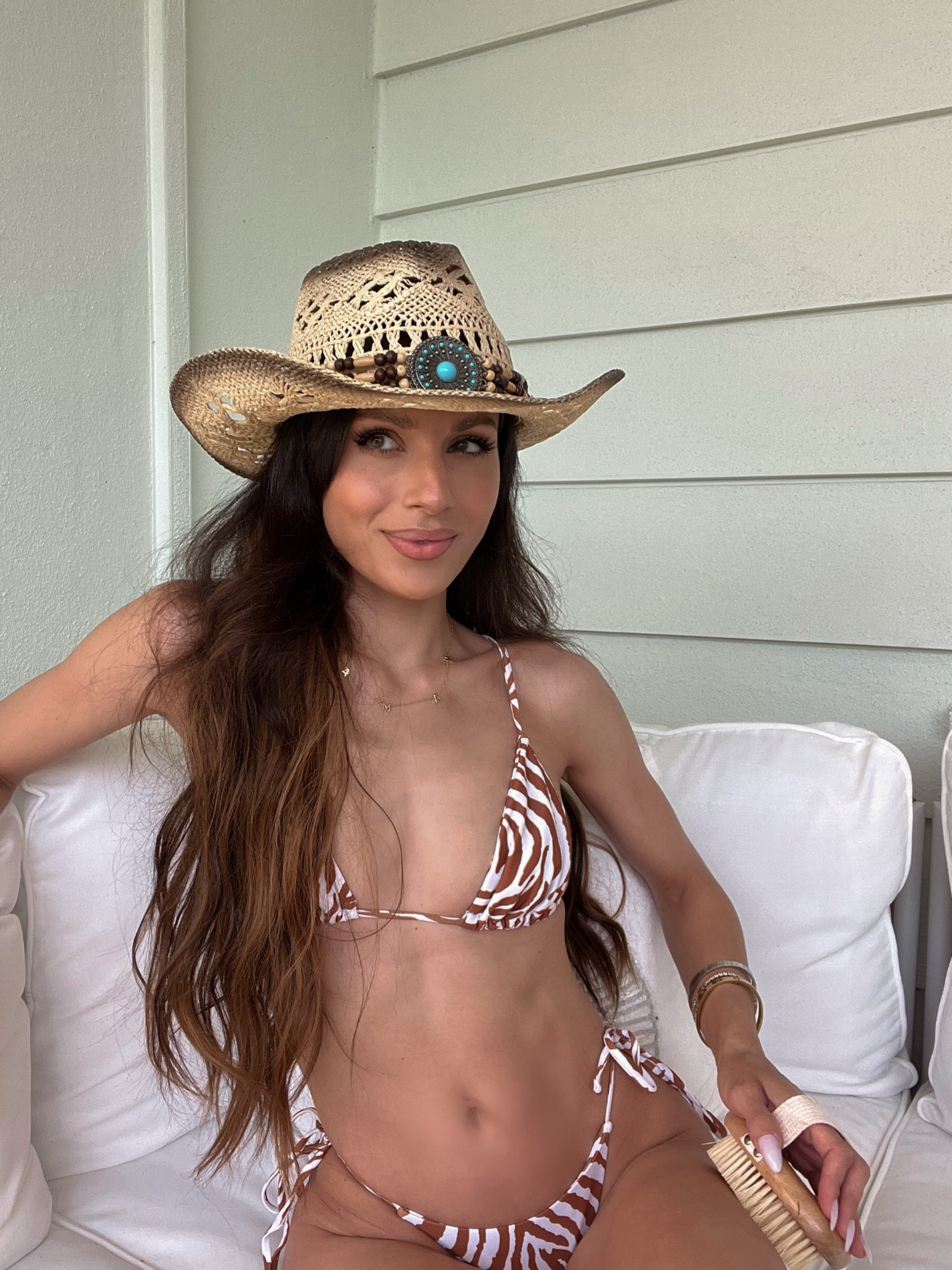 Coastal cowgirl @oseamalibu 🐚🤠🌴✨

One of my favorite secrets to get bikini ready is Dry Brushing! The best for all over Lymphatic drainage, exfoliation and to get rid of cellulite. I do this 2-3 times a week to maintain results.

Save 10% off your first order with 𝐒𝐀𝐒𝐒𝐘𝐊𝐀𝐒𝐒𝐘𝟏𝟎

#ad #oseamalibupartner #oseamalibu

#LTKBeauty #LTKFitness #LTKSwim