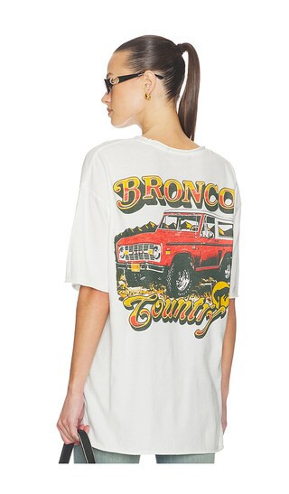 Junk Food Bronco Country Tee in White. - size L/XL | Revolve Clothing (Global)