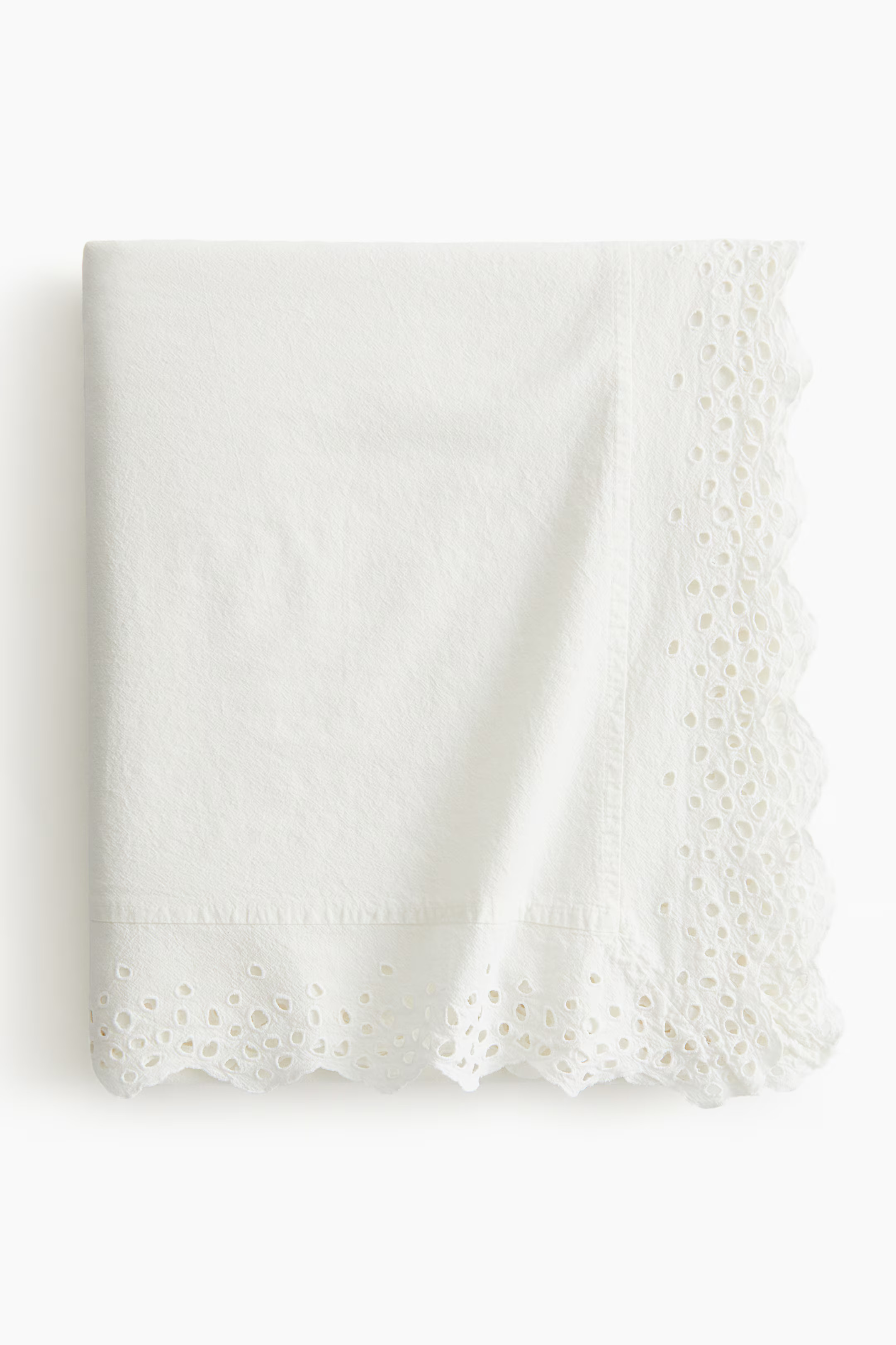 Broderie anglaise tablecloth | H&M (US + CA)