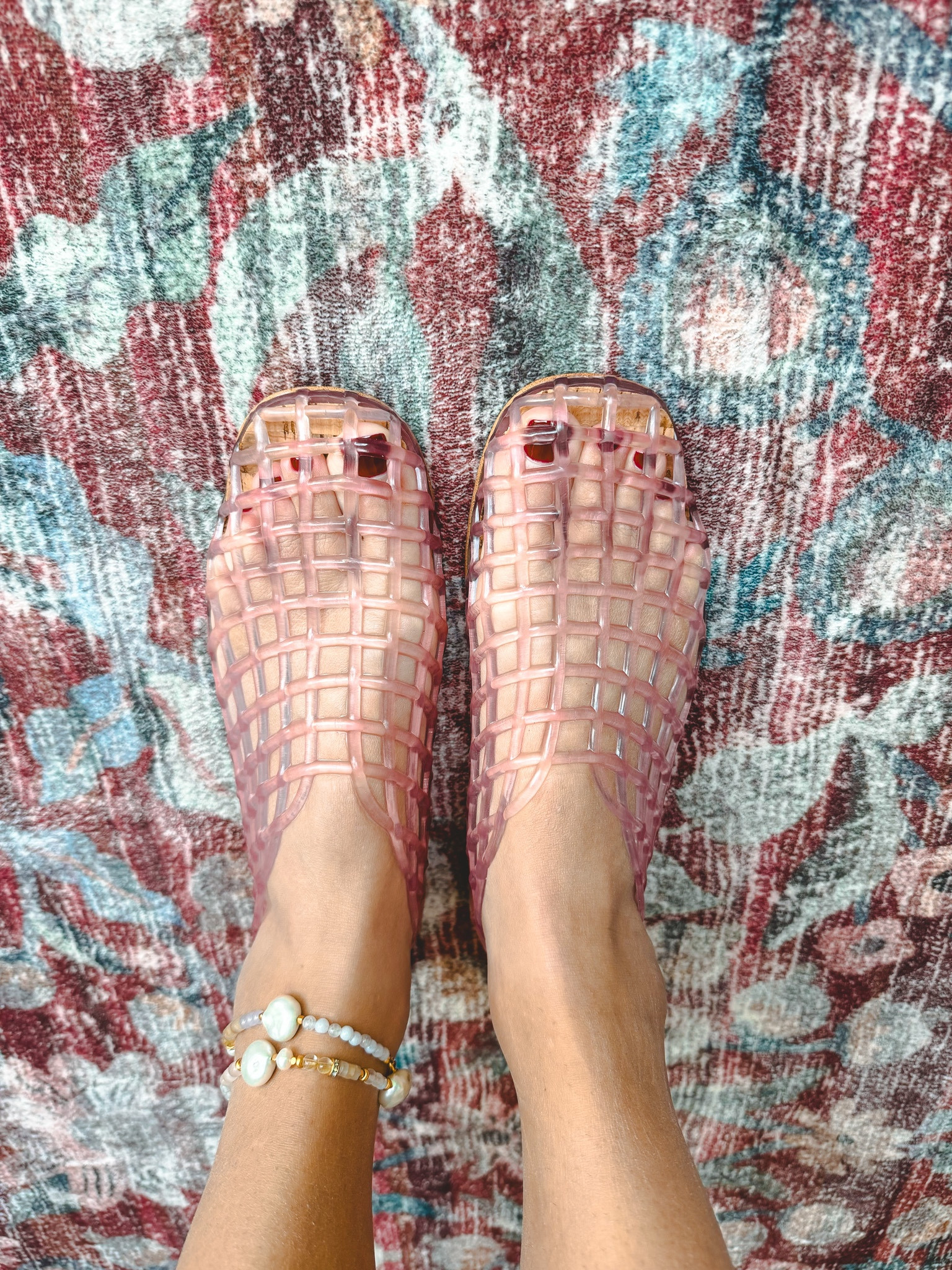 Okay I am officially obsessed with jelly flats!!! These are giving the Row but for less! Wearing my normal 7.5 but if I get another color I’ll do an 8 since they just fit.  



#LTKShoeCrush #LTKFindsUnder100 #LTKSeasonal