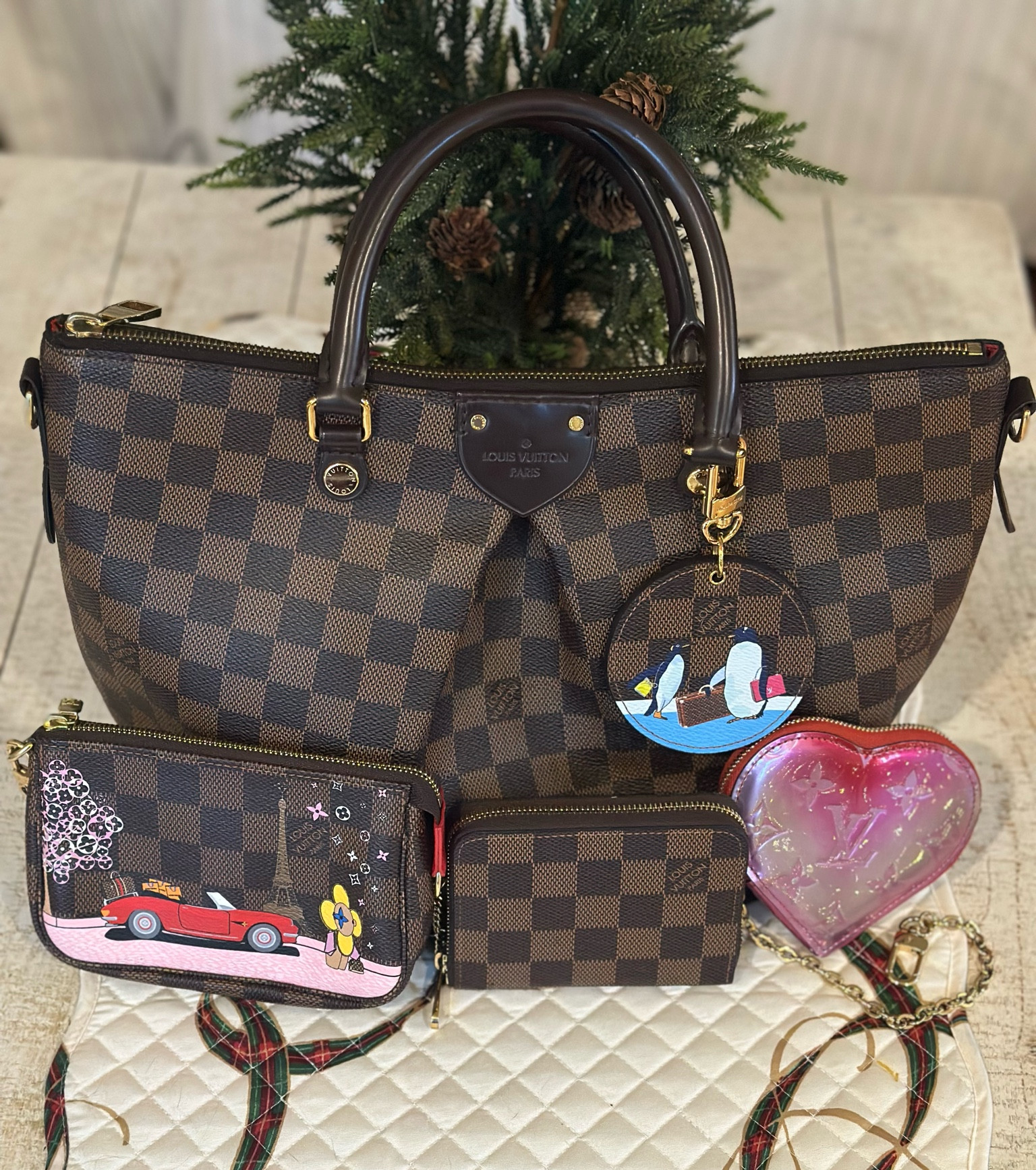 One of my favorite bags! The LV Siena MM in Damier Ebene with some matching slgs. 

#LTKStyleTip #LTKGiftGuide #LTKItBag