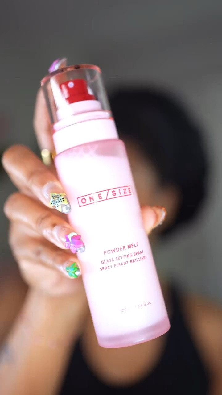 I use a lot of powder but I never wanna look like it. A few spritzes of the @onesize Powder Melt Glass Setting Spray and babyyy, it’s giving skin again. That soft glow? That hydration? As a dry skin girl, this is everything I needed in a setting spray ✨.

For those who want to know the difference between this and On Til Dawn, this formula melts powder seamlessly into your skin while leaving behind a radiant, glass-like finish. So if you prefer not to have super matte skin this is for you! 🩷

Would you try this?
