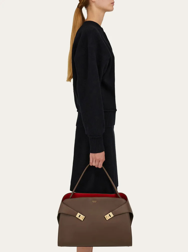 Hug soft bicolor shoulder bag (L) | Ferragamo