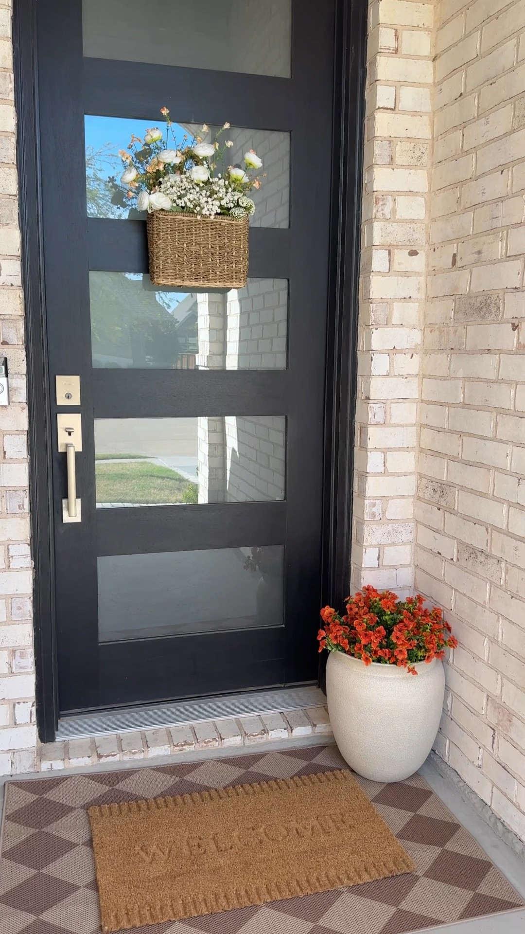 Front door styling 

#LTKHome #LTKdayinmylife #LTKSeasonal