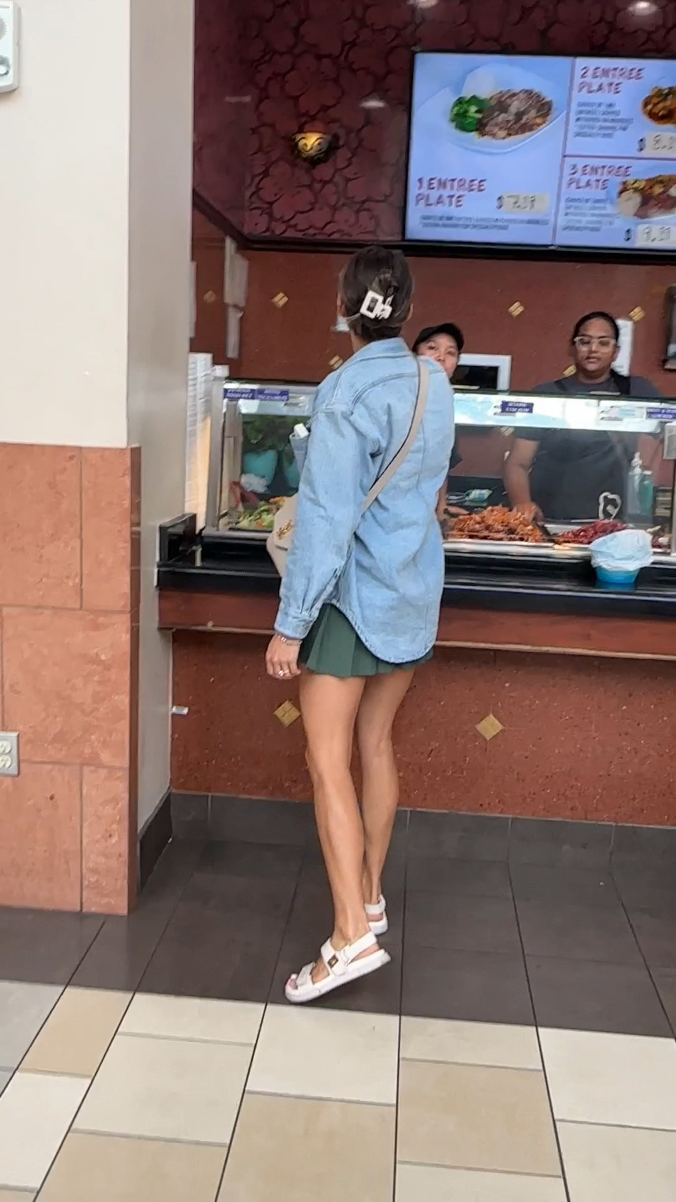 We went to Abercrombie and ended up putting on a full DCC audition tape rather than trying on clothes but here’s to hope yal get a good laugh I know we did. Comment A&F for Dm of outfit details and sizing 

Outfit 1 
Jamie 
Top Xl / rating 7
Pants Xl / rating 7
Mm
Top - would have like the one should better / in a small /rating - 7 
Pants - small / rating - 8

Outfit 2
Jamie
Top - large / rating 5 
Jeans she said size up 
Mm 
Top - small / rating 8 
Jeans - 27 / rating 9.5 

Outfit 3 
Jamie 
Sweatshirt - large / 9 
Mm 
Sweatshirt - small/ 8 (would
Like more of it was a team I cared about) but it’s comfortable forsure 


#LTKBacktoSchool #LTKSeasonal #LTKxAF