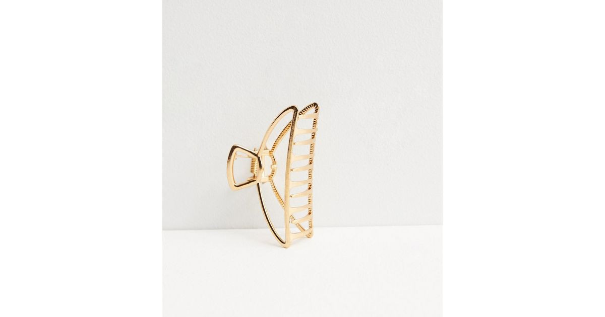 Gold Metal Curved Bulldog Claw Clip
						
						Add to Saved Items
						Remove from Saved Items | New Look (UK)