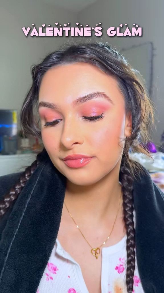 Vday Glam ❤️✨💌 #makeup #vday #valentinesday #grwm #vdayglam #valentinesmakeup

#LTKBeauty #LTKU