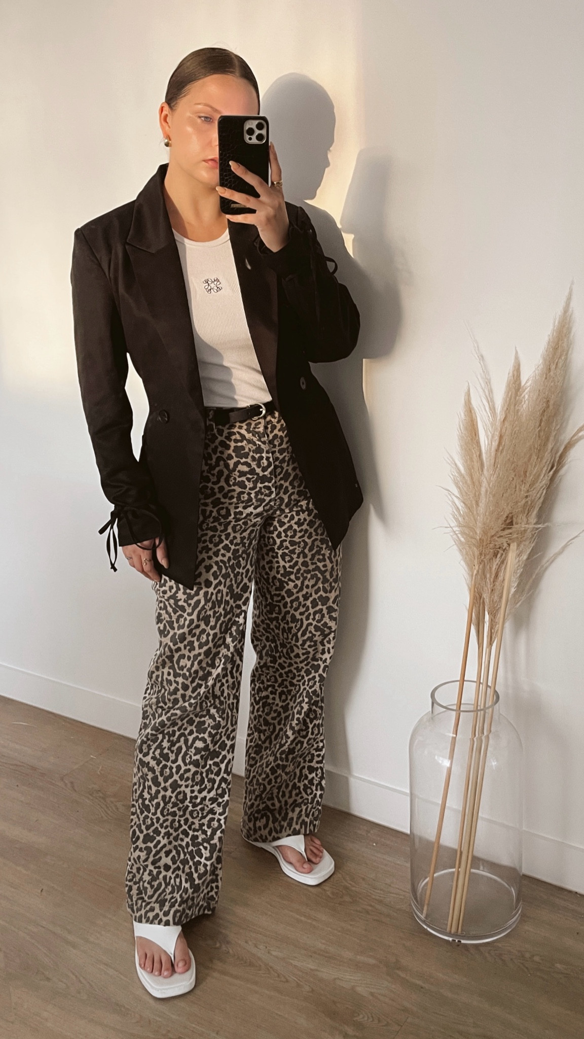 Styling a black blazer for a casual office outfit 🖤

#LTKstyletip #LTKaustralia #LTKsummer