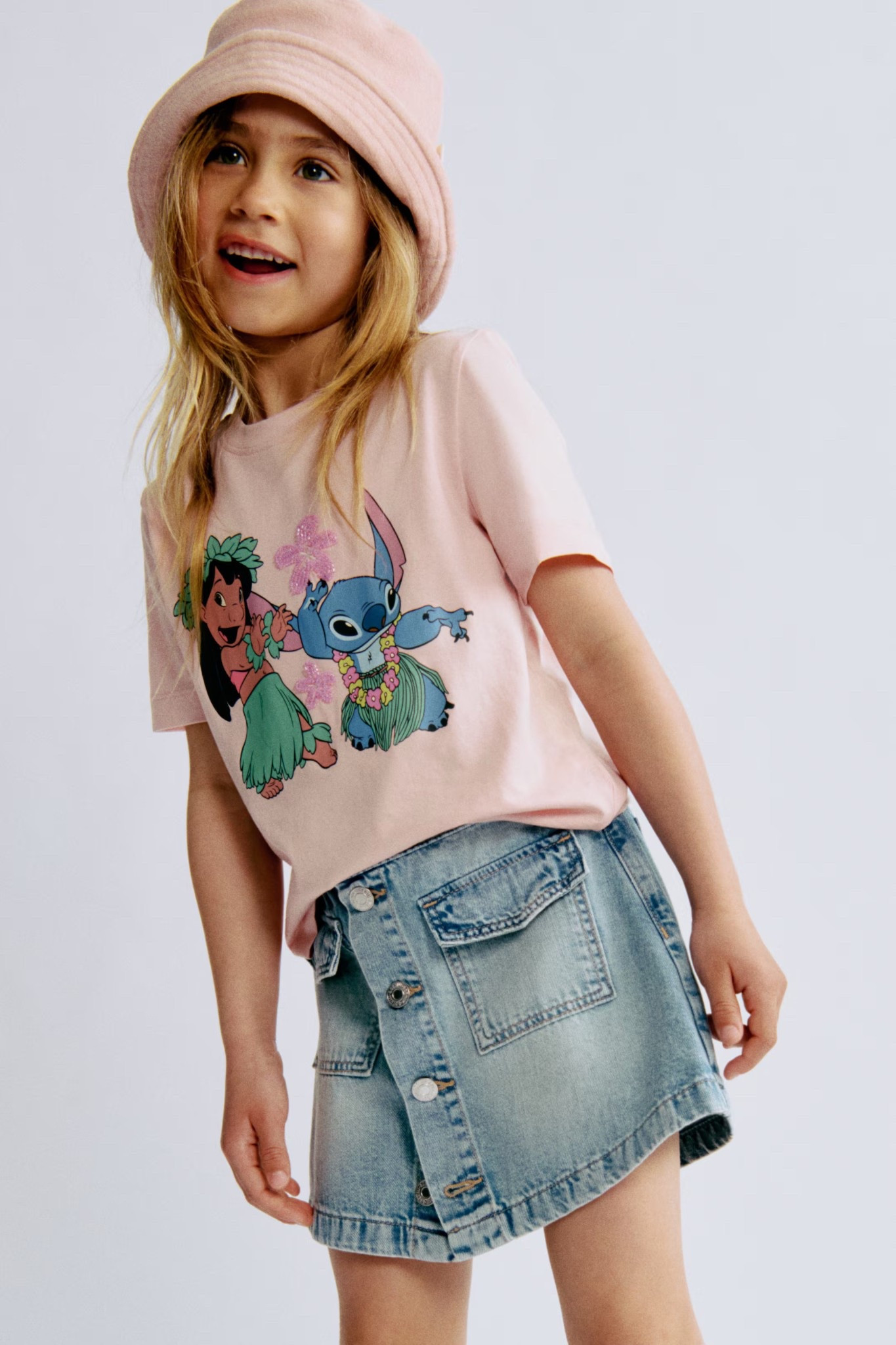 Youth girls stitch graphic 🩷 

#LTKKids #LTKFamily