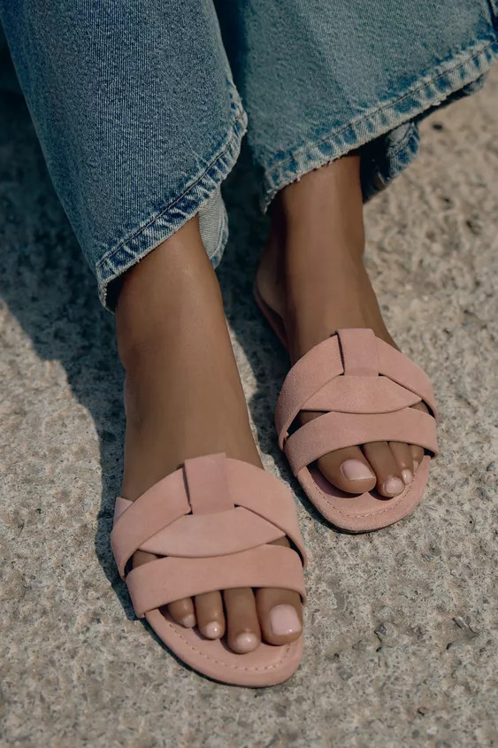 FLAT LEATHER CROSS-STRAP SANDALS | Zara US