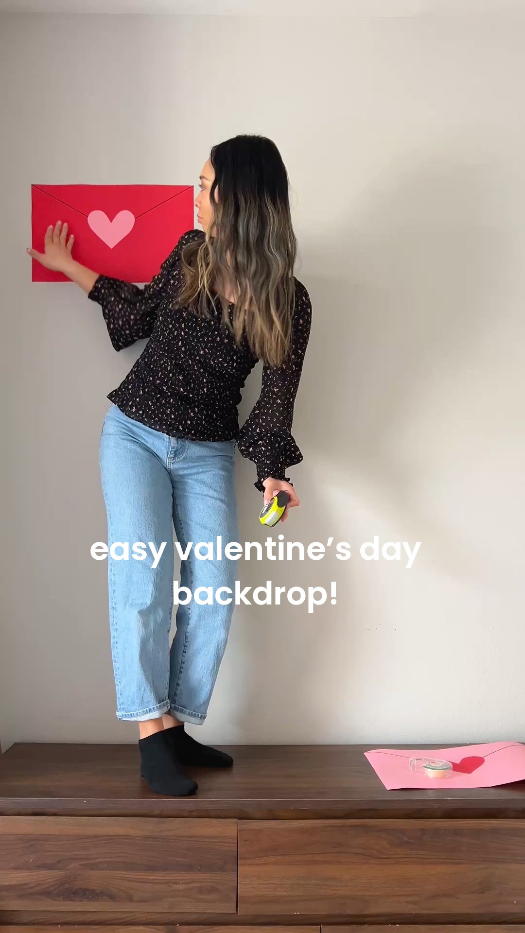 Grab 3 things to make this EASY Valentine’s Day Wall Backdrop for photoshoots and Galentine’s day!

Supplies:
✨ butcher paper/construction paper
✨ glue stick
✨ tape

#galentinesday #galentinesparty #valentinesday #valentinesdayphotoshoot

💘 Would you take photos in front of this backdrop?

#LTKValentine