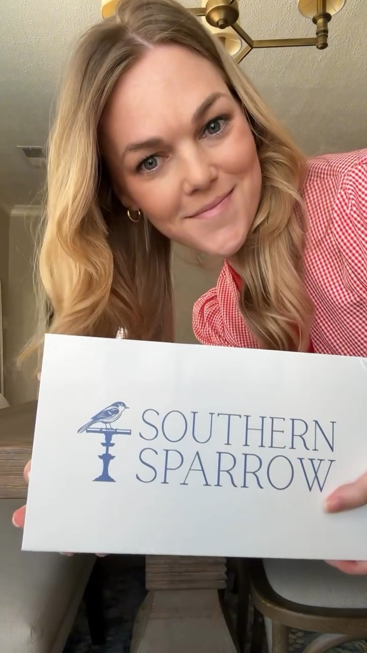 TFW you finally have a hobby! Now, I can play Mahjong beautifully with these stunning @southernsparrowmahjong tiles. 

Comment SHOP and I’ll DM you the 🔗! #ad #southernsparrowmahjong