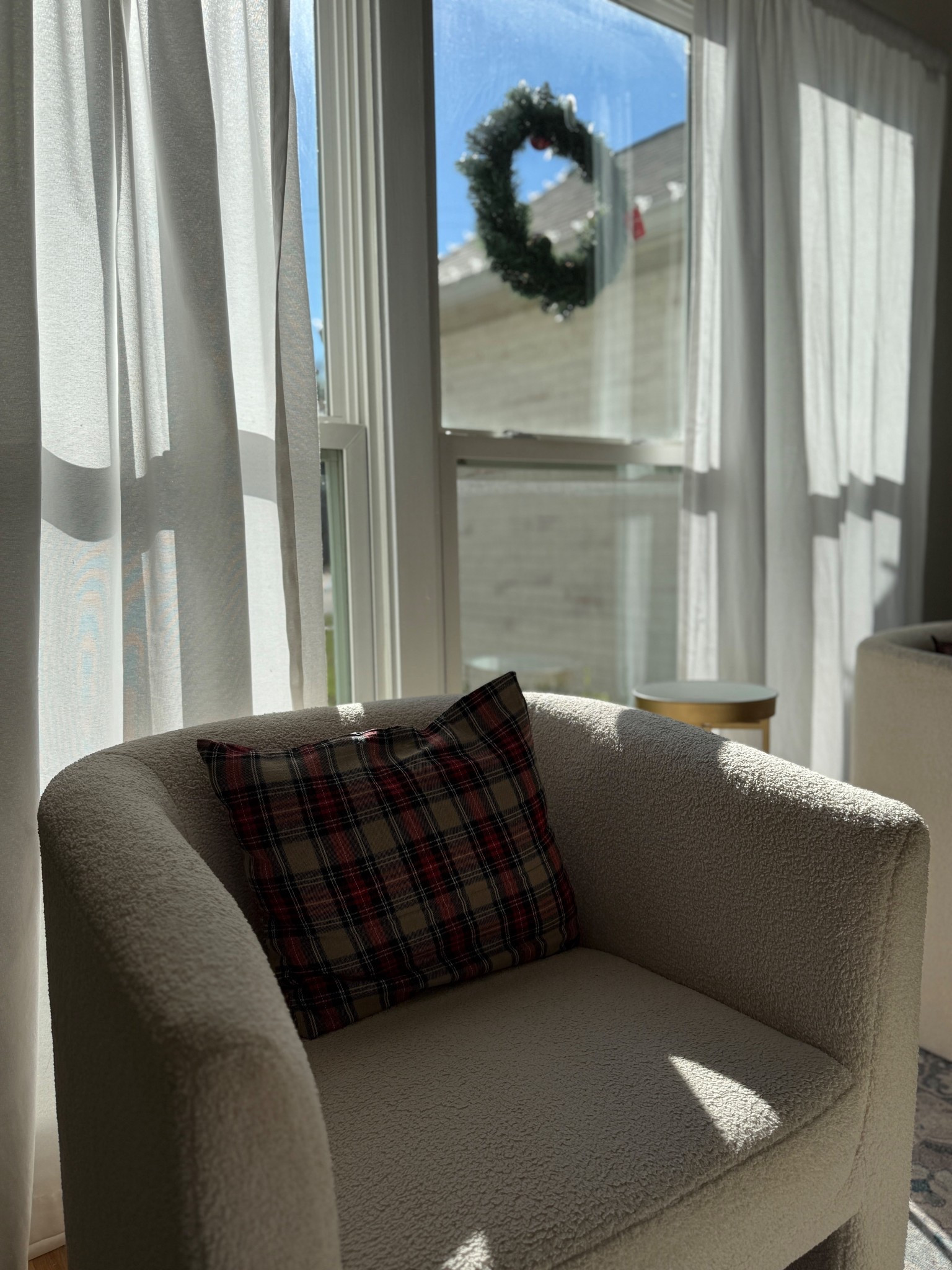 Plaid pillow // Christmas pillow 

#LTKSeasonal #LTKHoliday #LTKHome