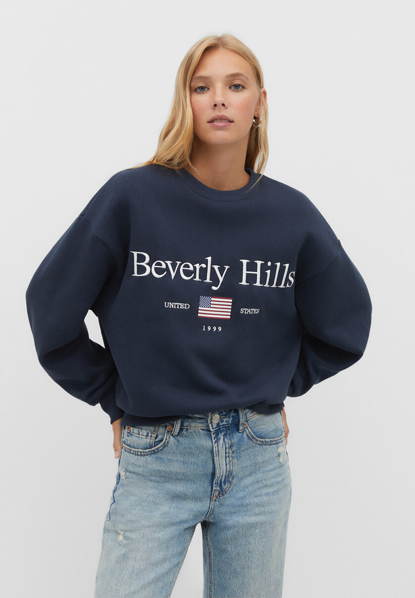 Felpa con bandiere - Moda da donna | Stradivarius Italia | Stradivarius (IT)