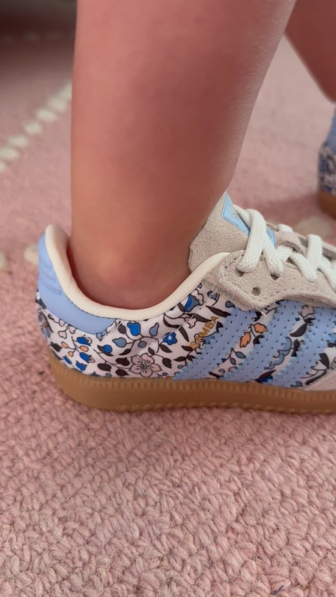 I am dying over the cuteness of these toddler shoes 🩵

Samba OG X Liberty London Collectionn
Adidas Samba
Kids shoes
Kids sambas
Toddler shoes

#LTKShoeCrush #LTKBaby #LTKKids