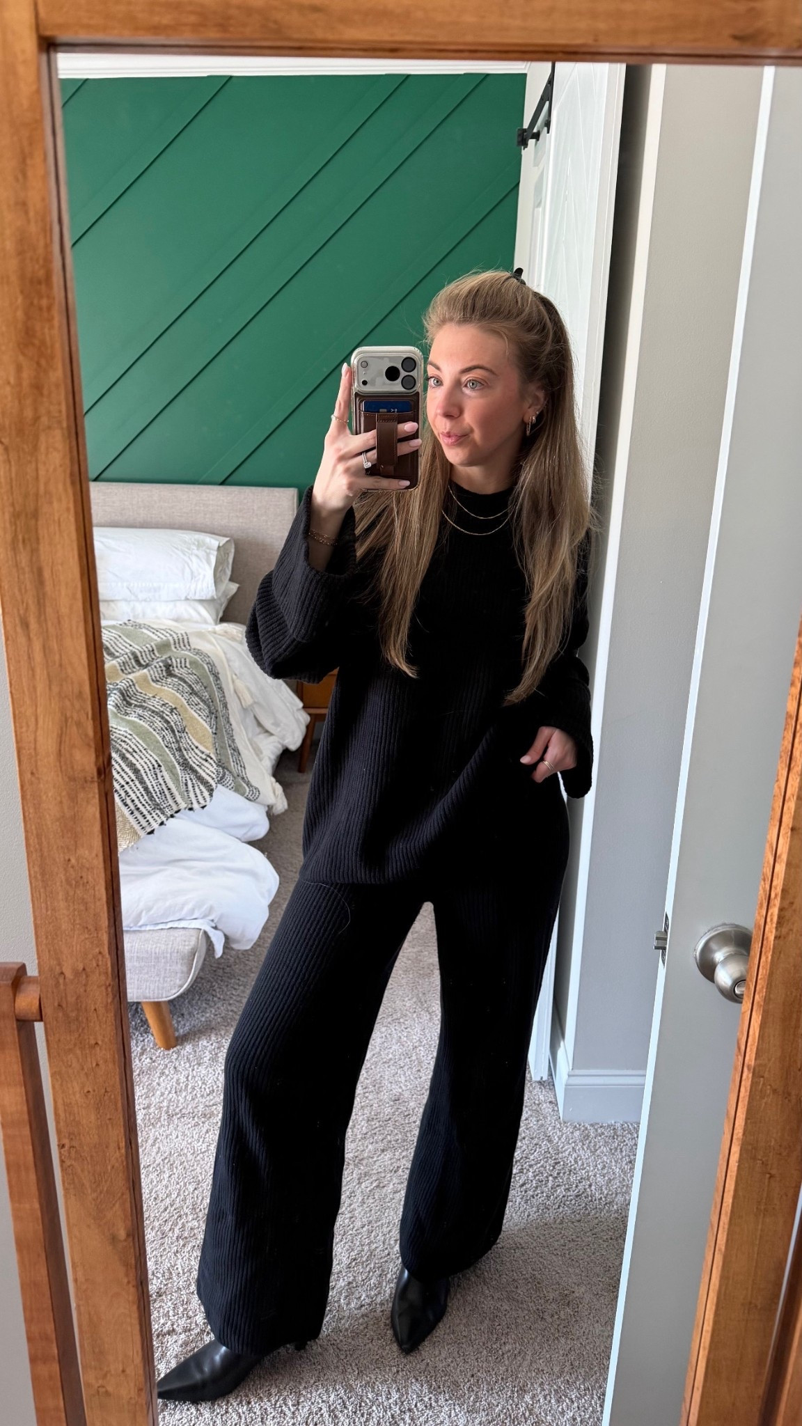 Will be living in this set until further notice 🖤 wearing small in both!

loungewear / matching set / lounge set / casual style / elevated basics / for her / Heather Blair 

#LTKFindsUnder100 #LTKootd #LTKSeasonal