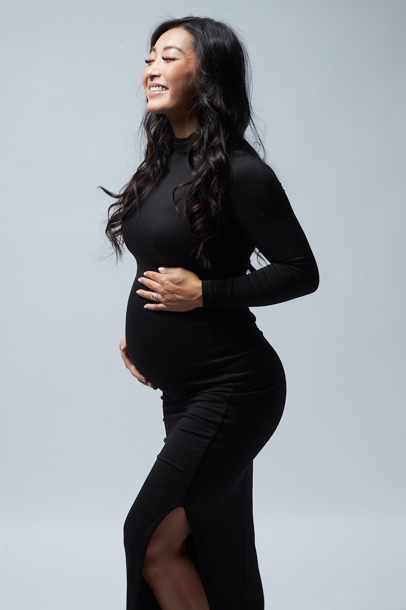 Bumpsuit mock neck dress
Wearing size XSMALL, but could def size up to small for little more room.

Maternity pics
Pregnancy
Bump friendly
Trimester
Bump style
Petite friendly
Family photos


#LTKBump #LTKBaby #LTKPetite