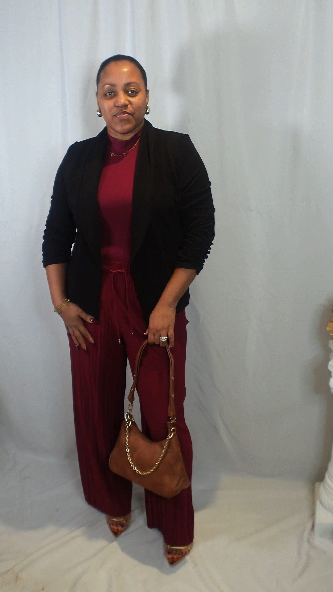 Stepping into the spotlight with a blend of elegance and charisma. Every outfit tells a story, and today it’s all about embracing bold choices and vibrant energy. Let your style speak volumes and transform the everyday into a fashion statement. ✨

#fashioninspiration #stylejourney #confidence #outfitinspo #chicstyle #boldchoices #fashionstatement

#LTKSeasonal #LTKMidsize #LTKHoliday