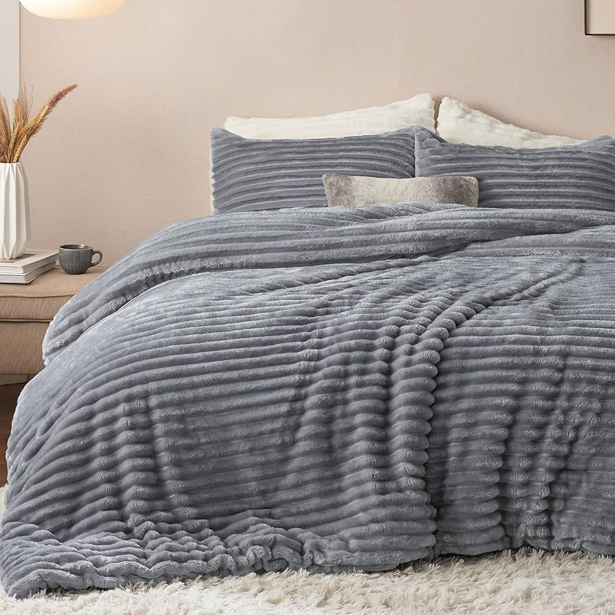 Bedsure Fluffy Comforter Set Queen - Super Soft Faux Fur Comforter Queen Size Grey, Winter Warm ... | Amazon (CA)