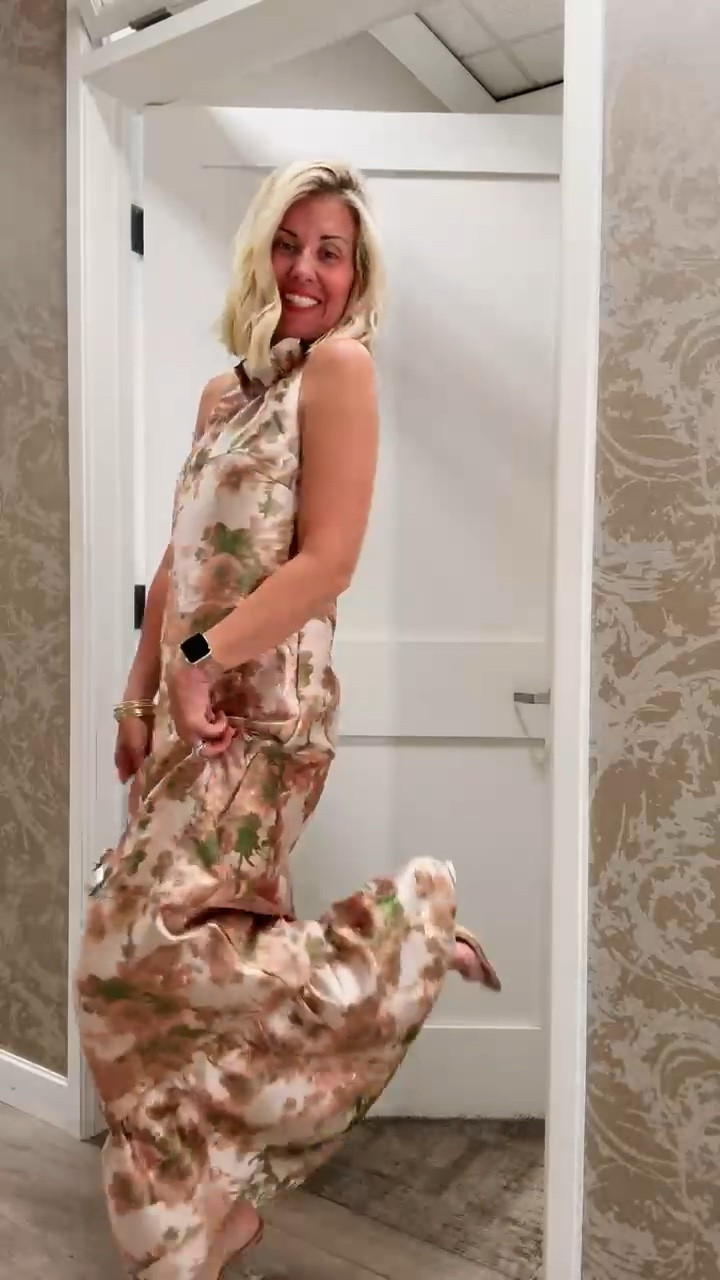 Wedding guest, party, guest, graduation attendance, ladies luncheon, maybe an updated Church look… I’ve got you covered thanks to @dillards  Sizing: Dress 1- xs Dress 2- 2 (a little tight in the hips) Dress 3- 2 (it’s reversible) Dress 4- xs Dress 5- xs (generous fit)