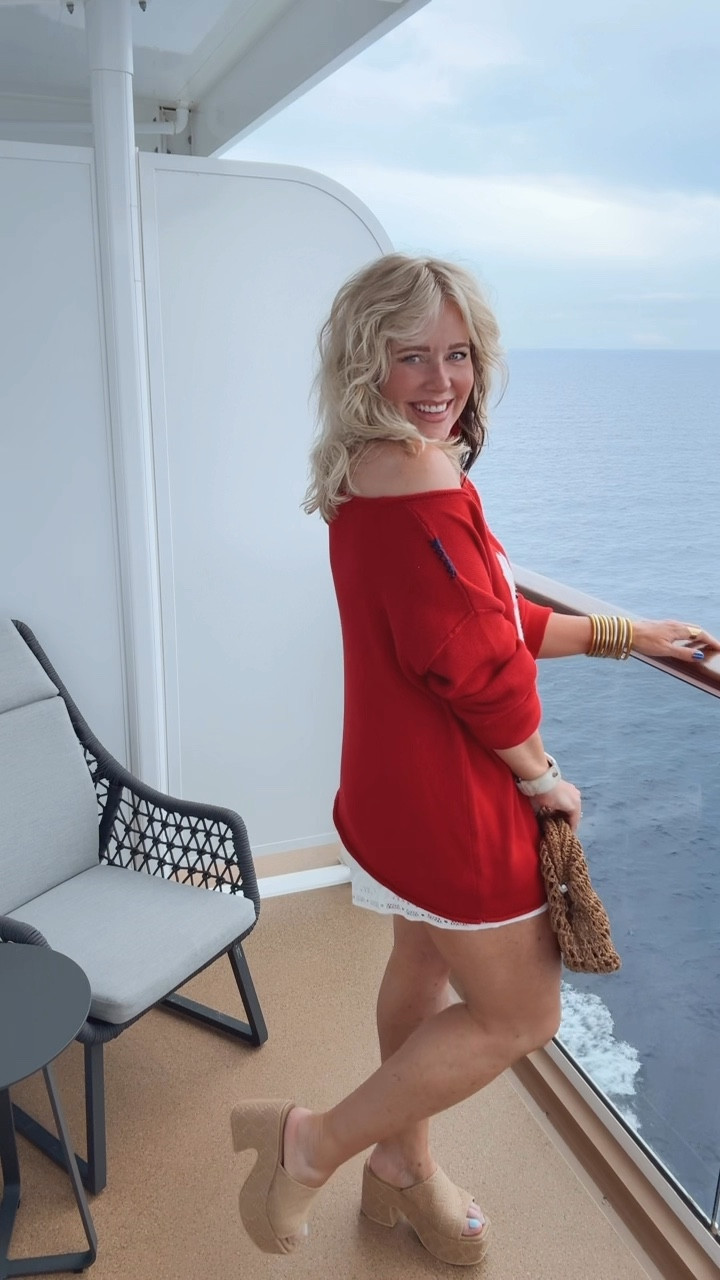 My cruise dinner fit ♥️🛳️🇺🇸🦞
Sweater - L
Shorts - M
Sandals - true to size 


#LTKOver40 #LTKFindsUnder50 #LTKStyleTip