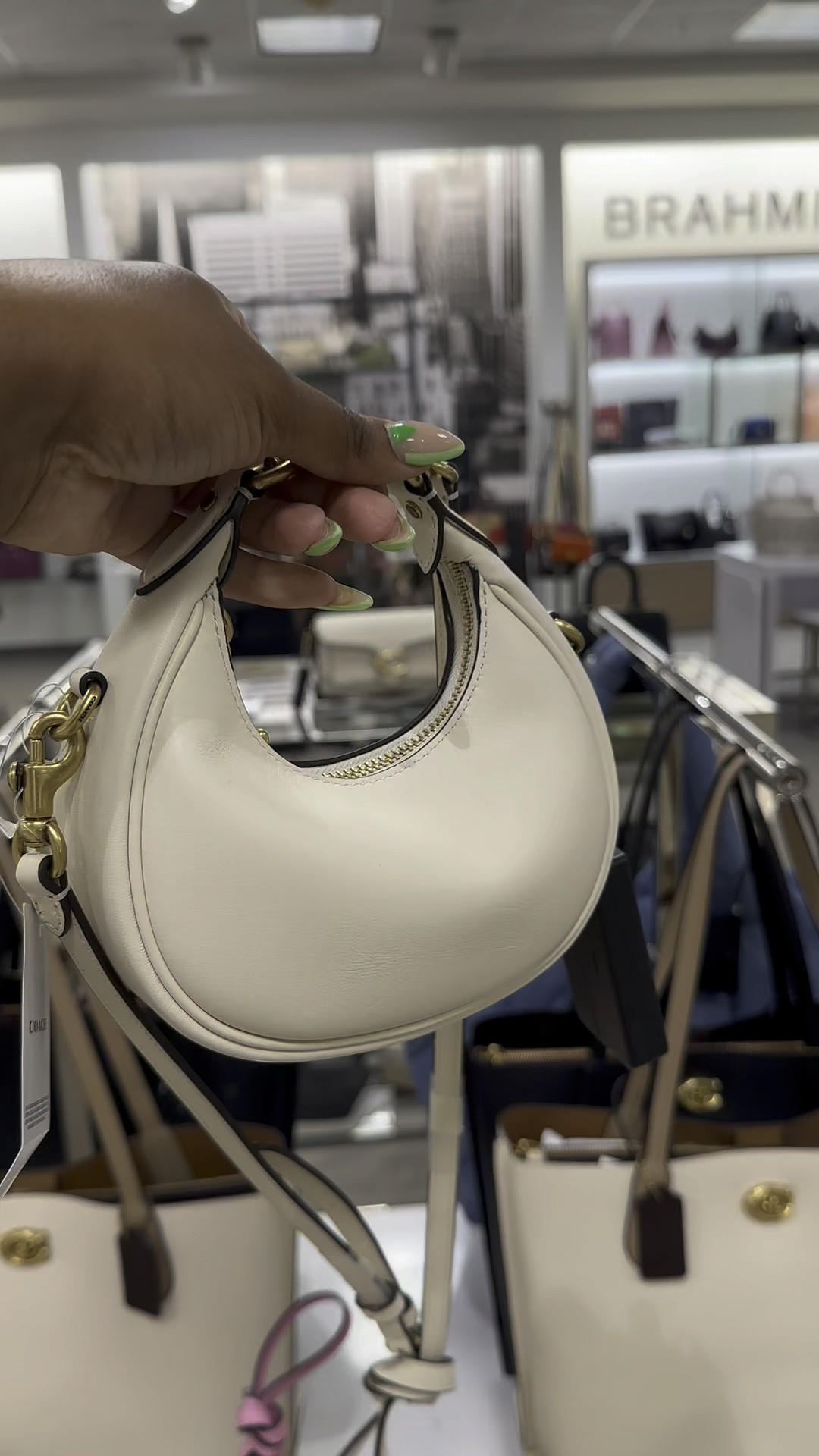The perfect tiny bag! 

#LTKVideo #LTKstyletip #LTKitbag