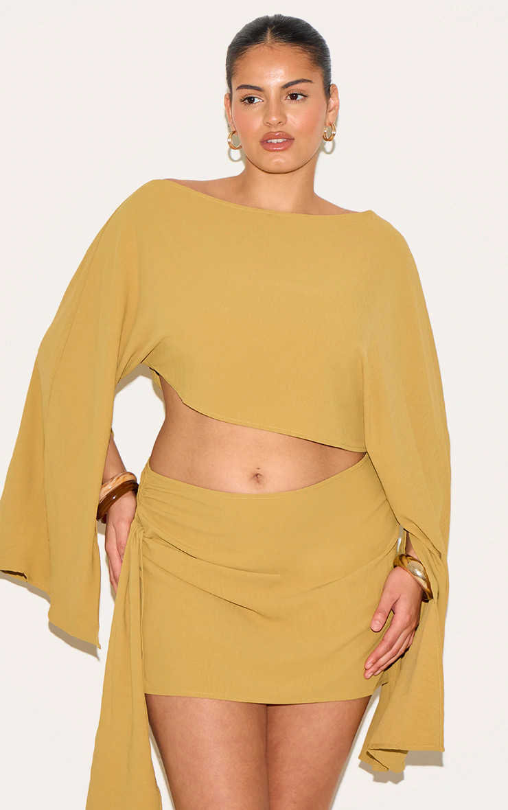 Plus Deep Mustard Floaty Woven Slash Neck Long Sleeve Top | Pretty Little Thing (Australia & New Zealand)