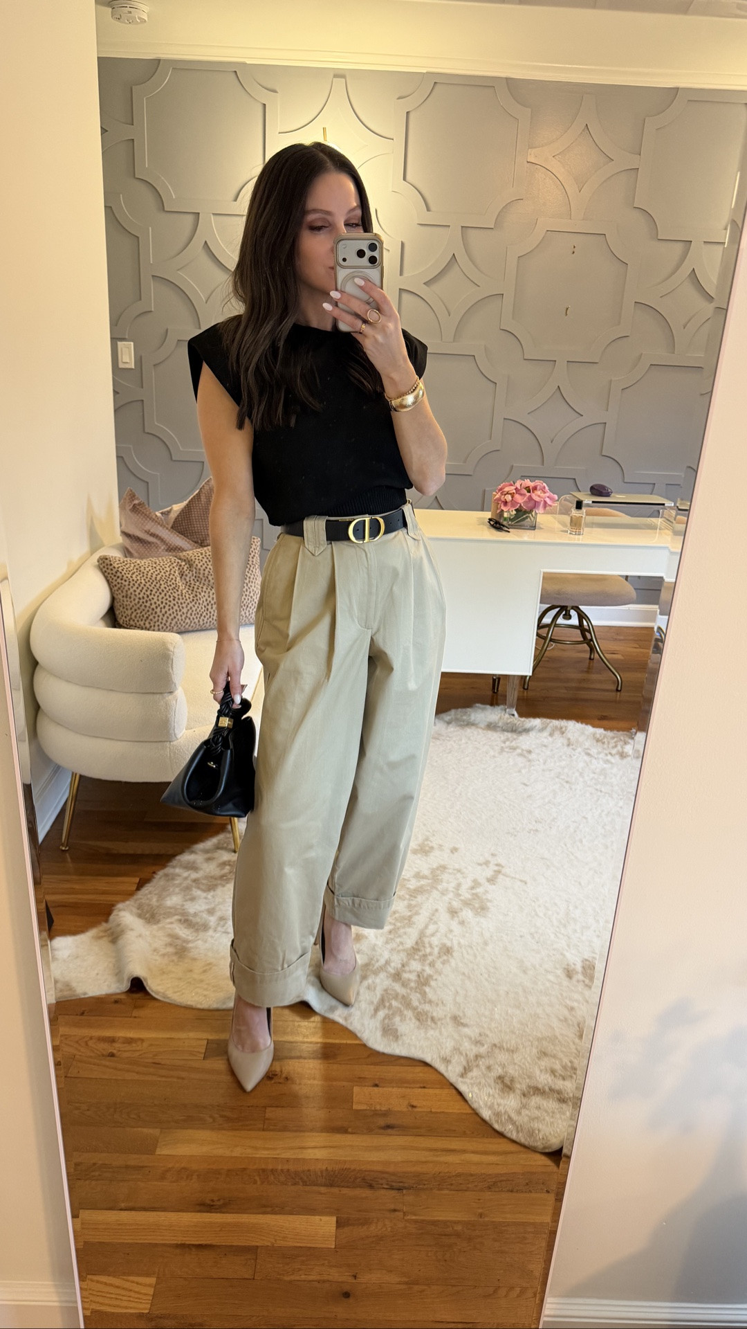 Date night outfit! Chic and polished! Top: small (true size)
Pants: XS (sized down one)
Shoes are on sale. My favorite pumps!

#LTKootd