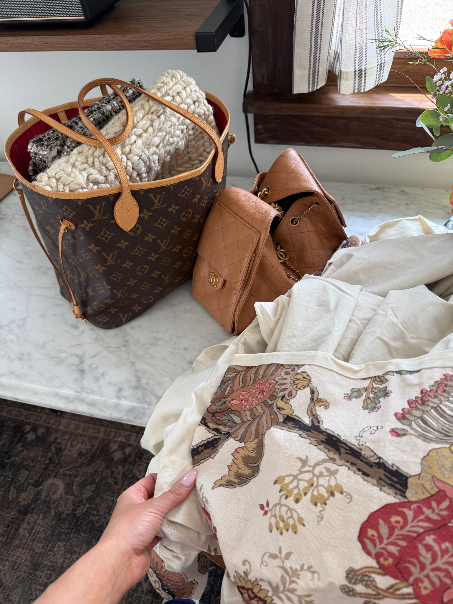 I love this bedding for spring/summer! Mixing textures and patterns. So fun!

#LTKHome #LTKdayinmylife #LTKgrwm