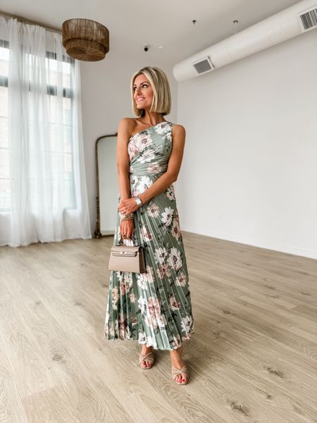 This dress is so pretty for a wedding! I love the pleats! Wearing XS! Use my code AFLOVERLY to get 15% off this dress - ends today! 

Loverly Grey, Abercrombie finds, wedding guest dress

#LTKWedding #LTKSaleAlert #LTKSeasonal