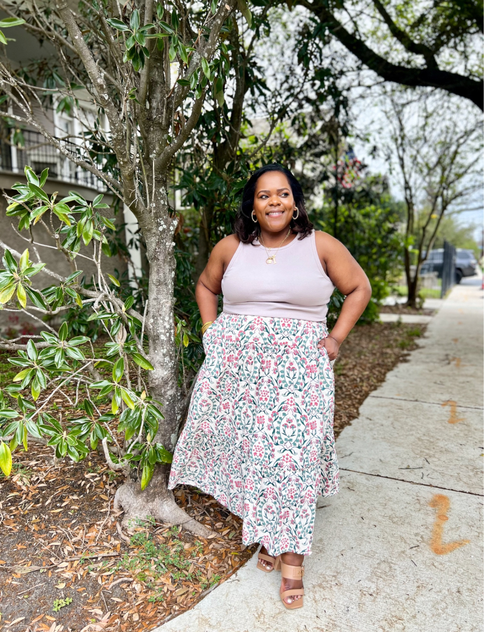 Pretty florals and maxi skirts! 🌸 Wearing the XL. Skirt is from Abercrombie. 

#LTKStyleTip #LTKFindsUnder50 #LTKBacktoSchool