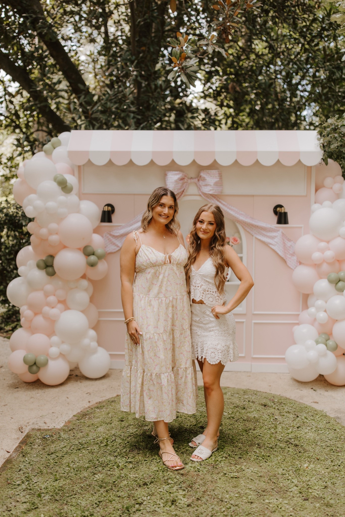 Love shack fiance bridal shower!

Love shack fancy, bridal shower, bride, white outfits, bridesmaid outfit, floral dress, wedding, semi formal 

#LTKFindsUnder100 #LTKWedding