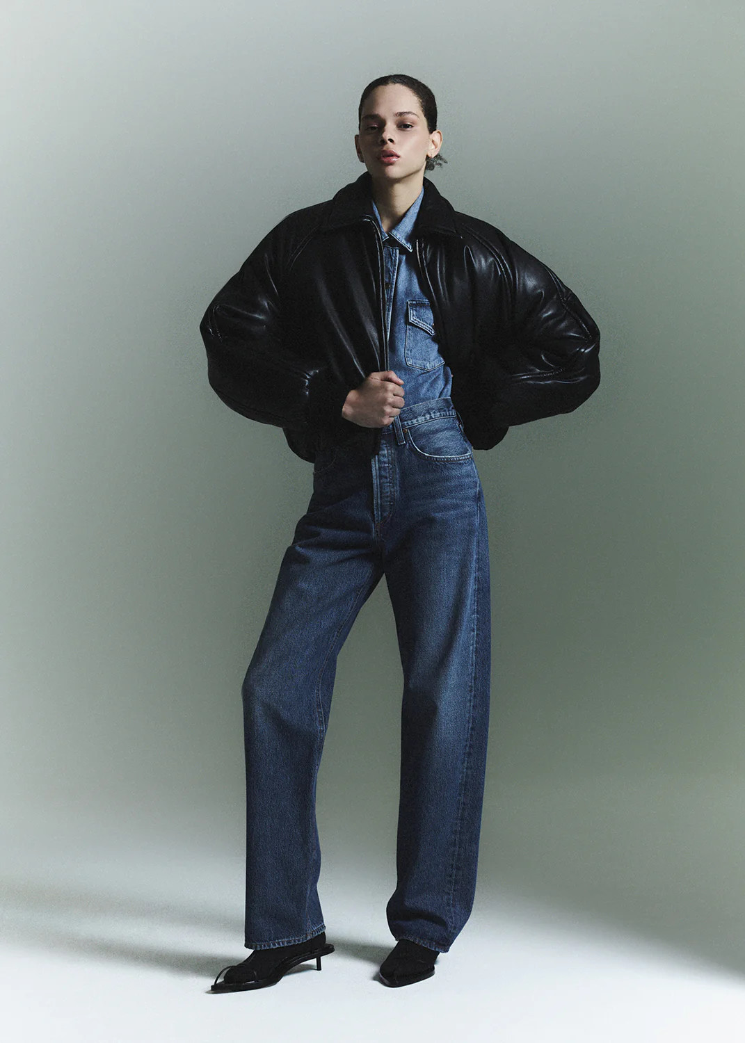 Kelly Jean in Essence | AGOLDE