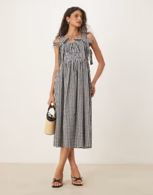 Nobody's Child Dallas bow detail midi dress in micro mono gingham | ASOS | ASOS (Global)