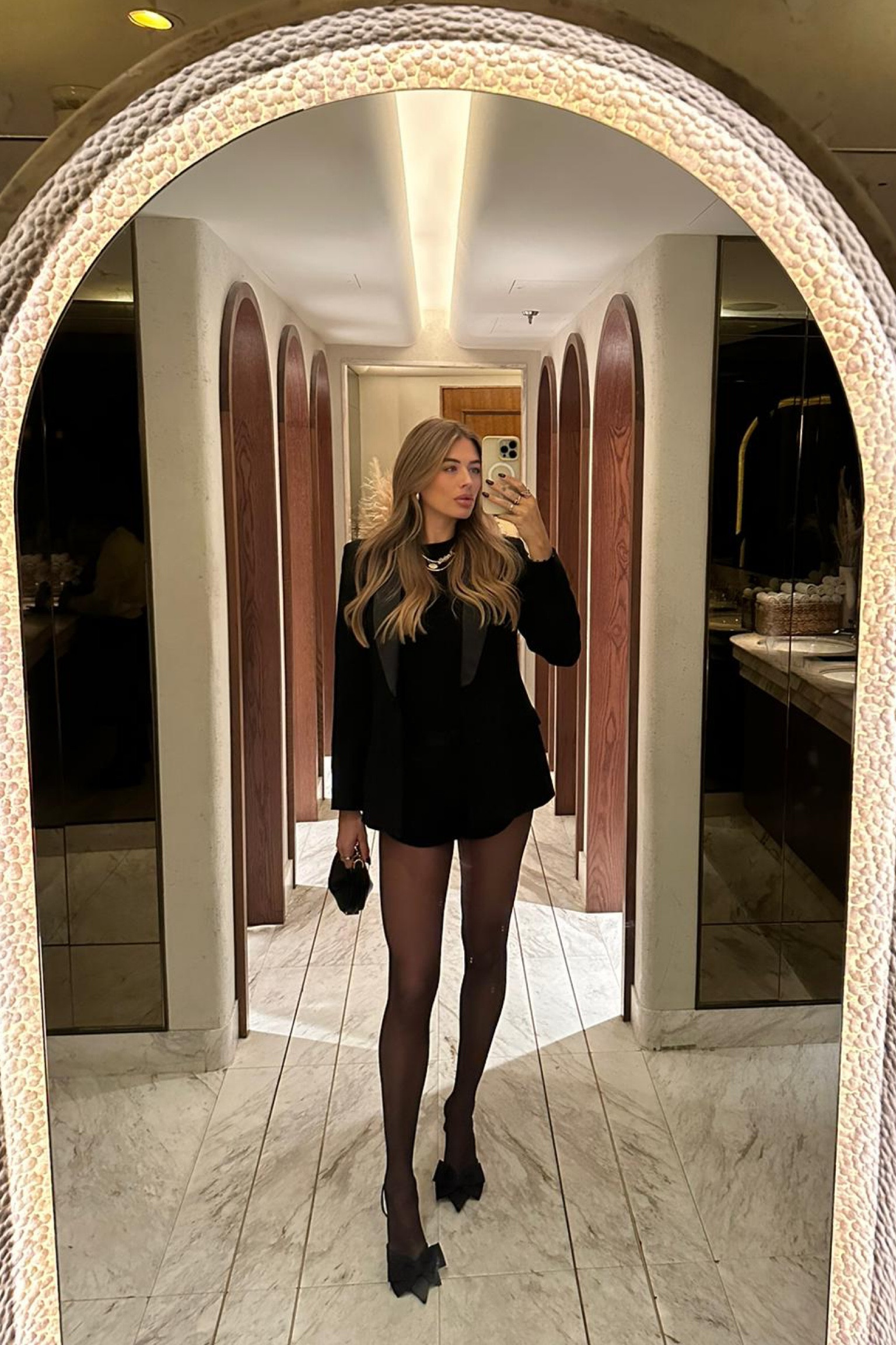 Winter party outfit inspo 🖤

Zara blazer | satin shorts | Zara bow heels

#LTKuk #LTKpartywear #LTKwinter