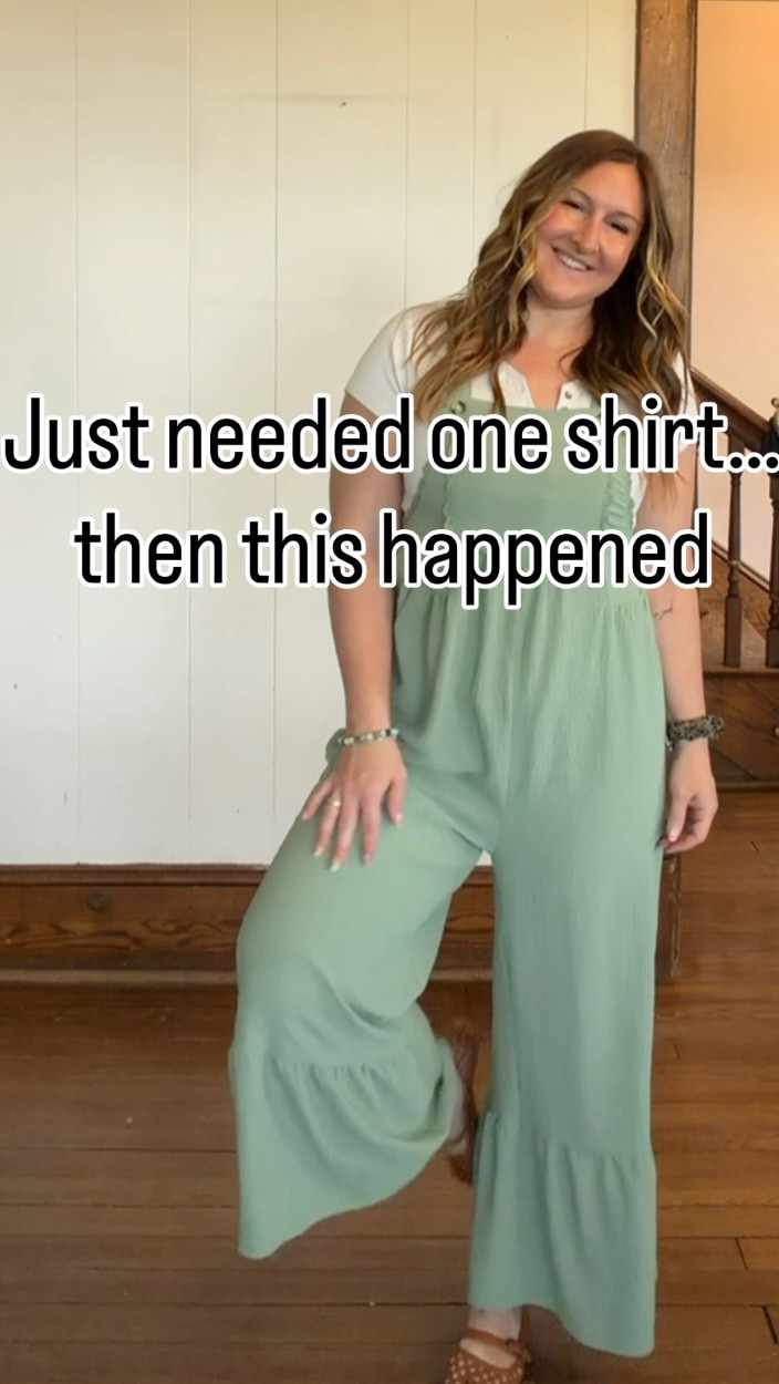 
I was just gonna grab one basic tee…
But it somehow turned into four 😅

and then the overalls??
didn’t plan it… but not mad about it 🤍

small town mom, comfy but still trying to look a little put together on a random weekday ✨